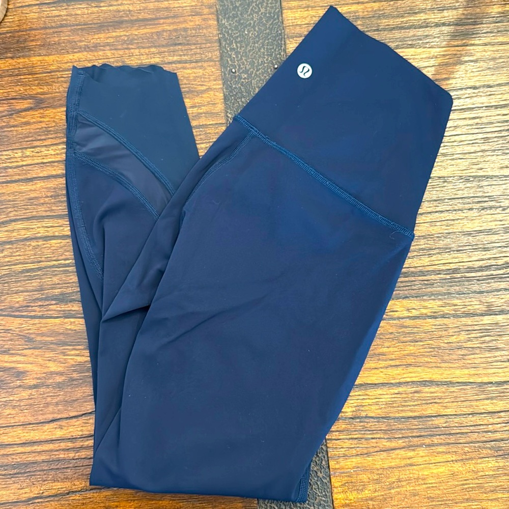 Lululemon blue wunder under scallop leggings